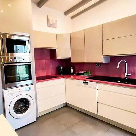 Frgk - Entire Building In Apartment Cannes
